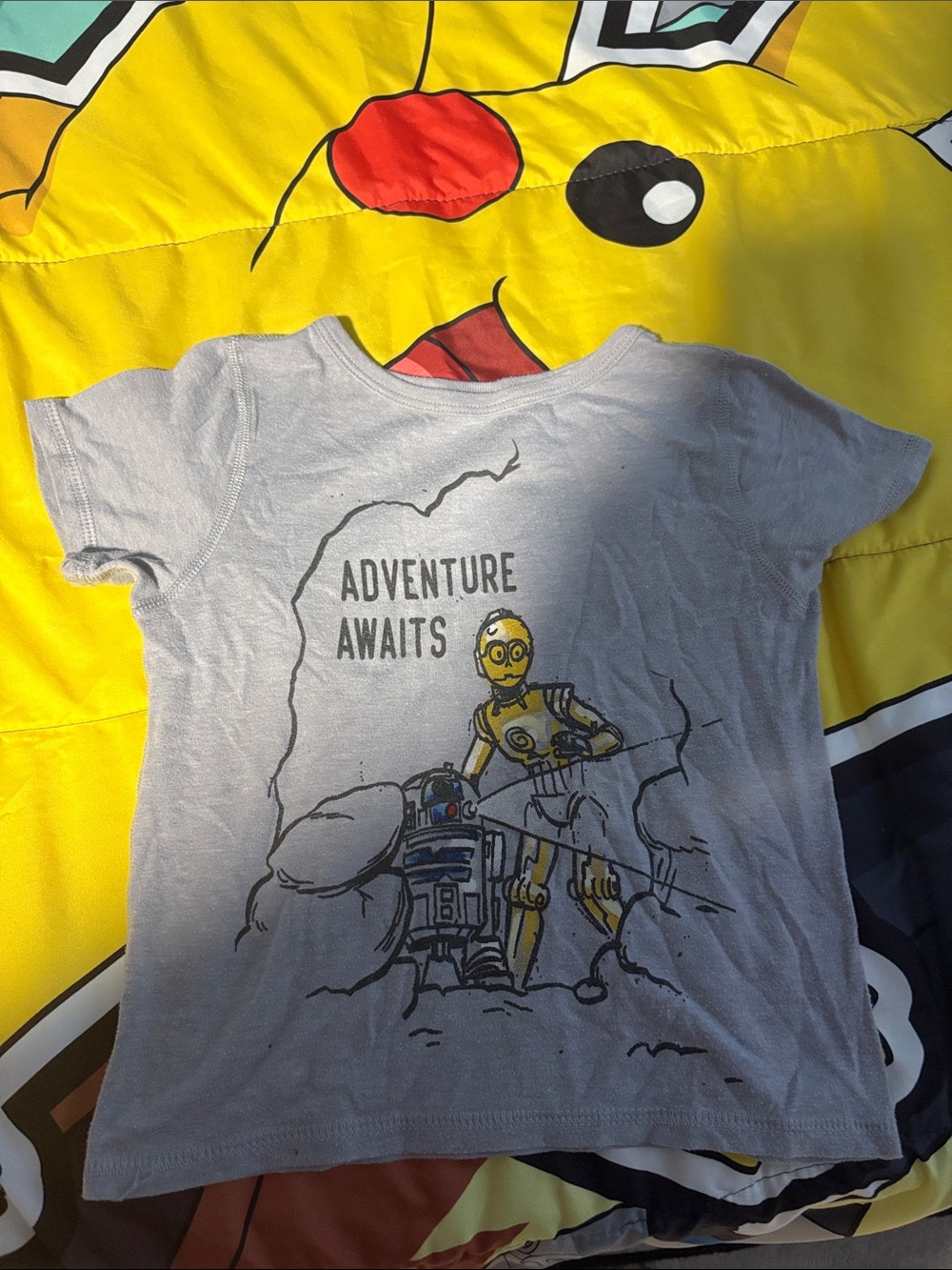 Adventure Awaits Kids T‑Shirt - Light Gray with C-3PO & R2-D2 Graphic
